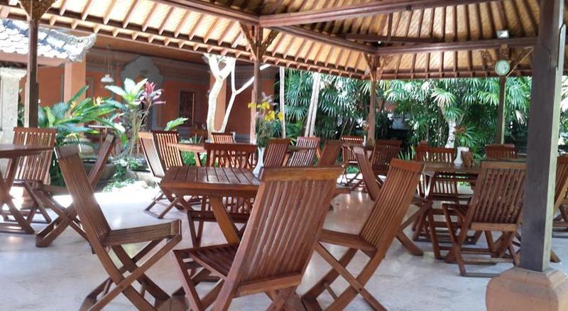 Wisma tamu Puri Saraswati 4*